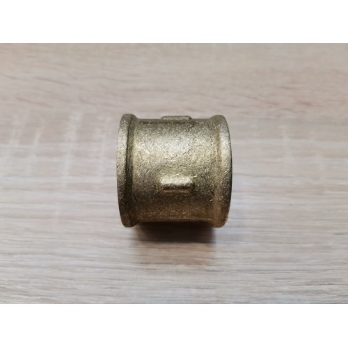Муфта латунна 1/2" 
